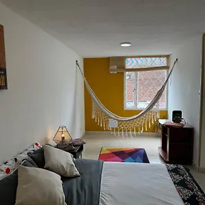 https://apartaestudio-en-la-candelaria.hotels-bogota.net